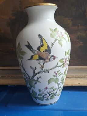 1981 Franklin Porcelain Woodland Bird Vase - Limited Edition